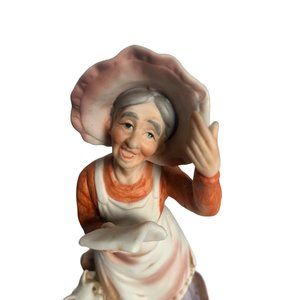 Davar Figurine  old lady with a list in hand and a cat at her feet  - 6 inches t